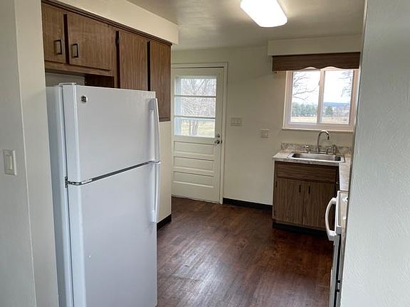 Kitchen 10' 11" x 8' 7" looking at entry