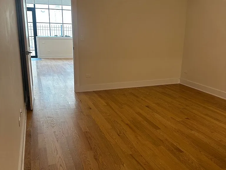 4405 N Artesian Ave #205 — Photo 17