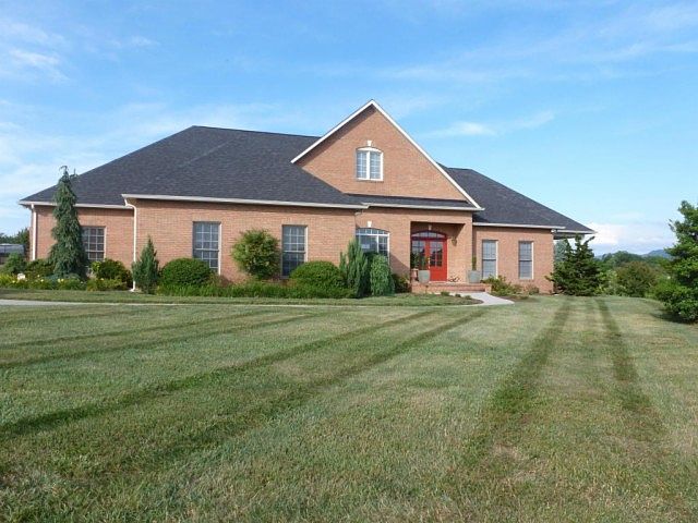 1st image of 611 Dalene Way