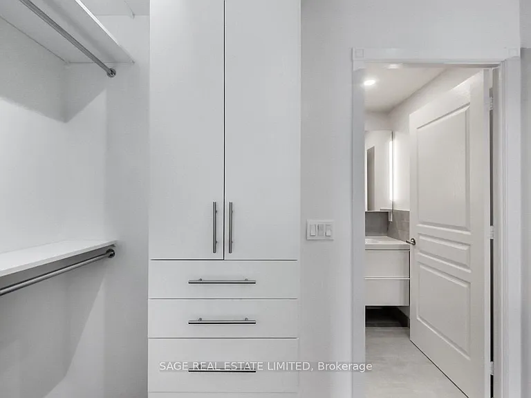 438 Richmond St W #910 — Photo 23