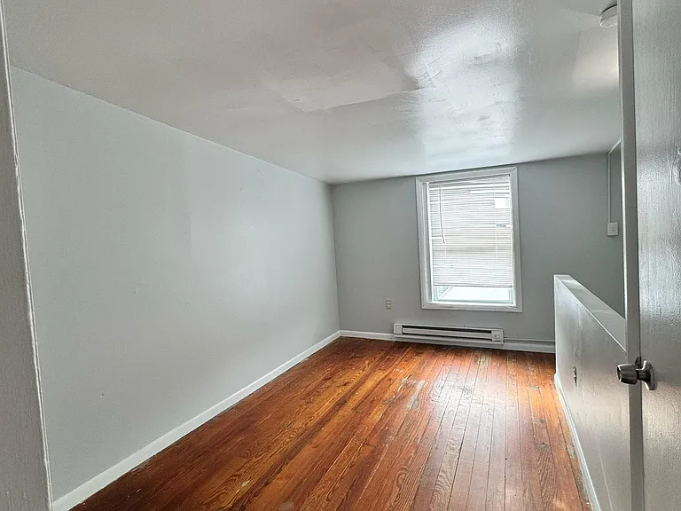 330 Kline St — Photo 7