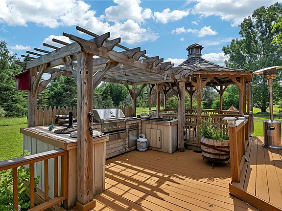 2nd image of 1170 Bull Hill Rd