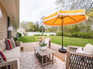 65 School St, Hampton Bays, NY 11946