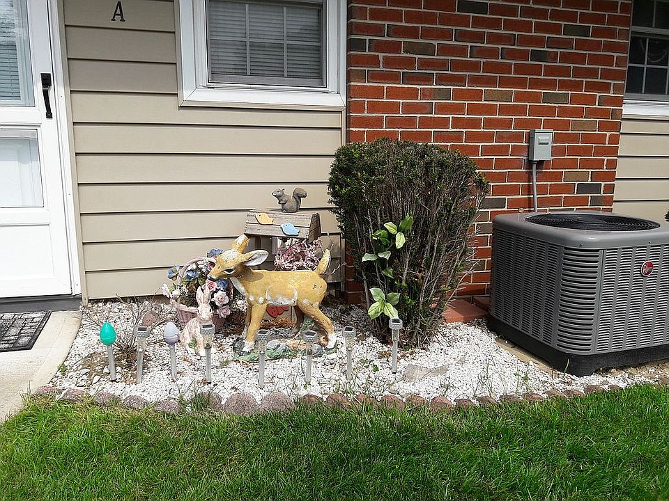 2nd image of 31 Trent Ct Unit A