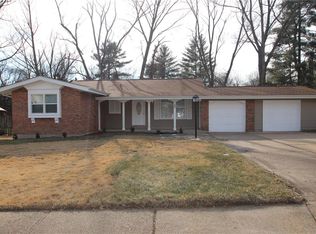 27 Brixworth Ct, Florissant, MO 63033