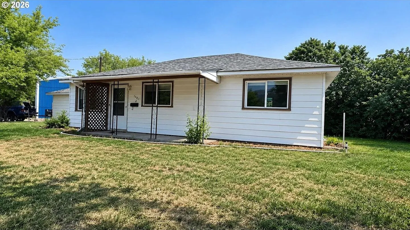 1101 F Ave — Photo 1