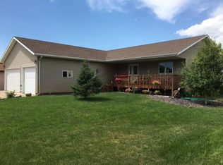 514 W 7th St, Pierre, SD 57501