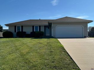 1830 SW Valley View Ct, Topeka, KS 66615