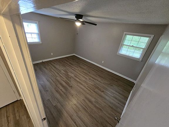 2nd image of 1505 Springhill Ter