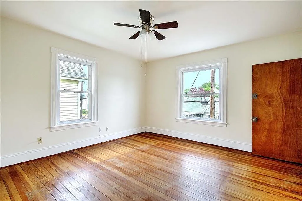 3 bed, 1.0 bath, 1134 sqft, $2,100 — Photo 3