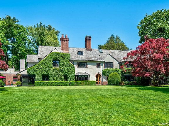 2nd image of 95 Piping Rock Road