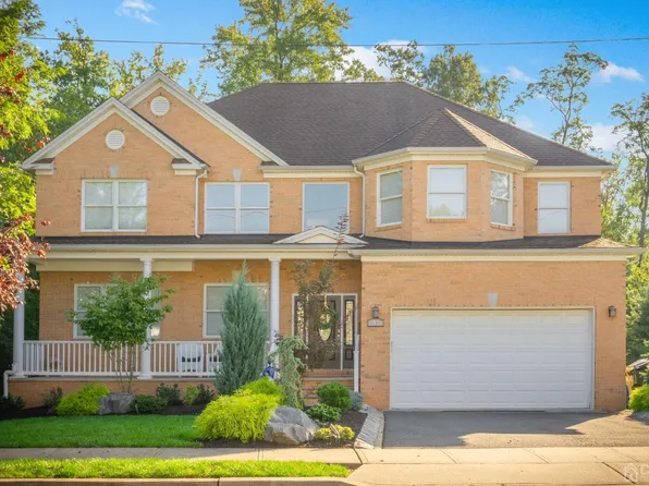 92 N Lincoln Ave, Colonia, NJ 07067