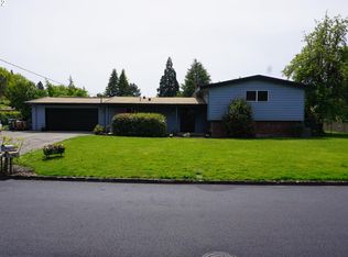 948 NE Queens Ln, Hillsboro, OR