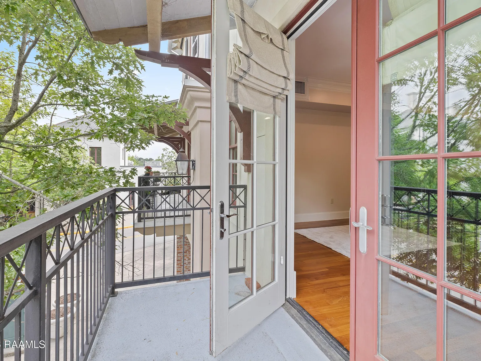 3 bed, 1909 sqft, $3,500 — Photo 2