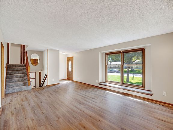 4th image of 414 NE 9th St