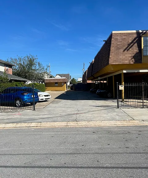 6564 Fleur DeLis Apartments — Photo 10