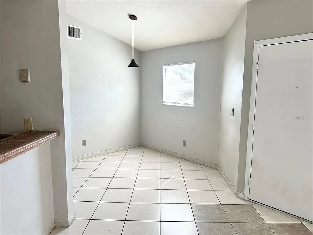 2 bed, 2.0 bath, 930 sqft, $1,450 — Photo 3