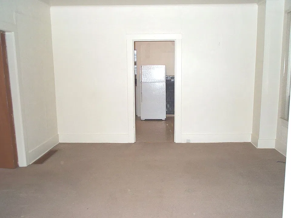 3038 22nd Ave W