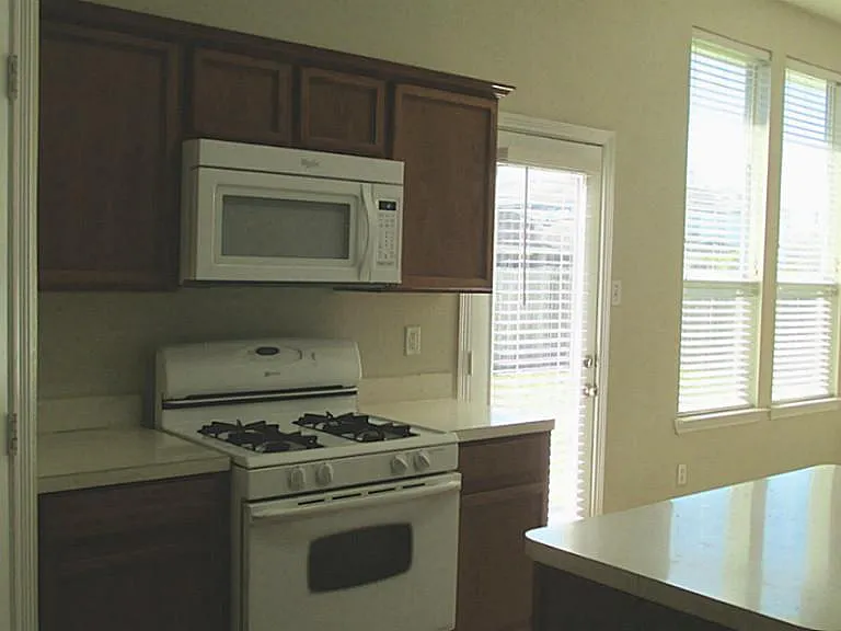 7905 Diamond Oak Dr — Photo 6