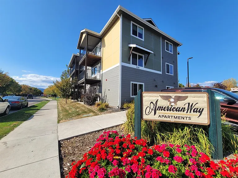 American Way Apartments — Photo 17