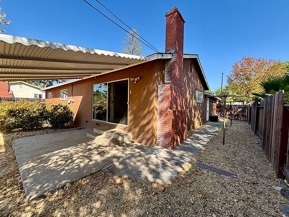 3rd image of 5723 Dewey Dr