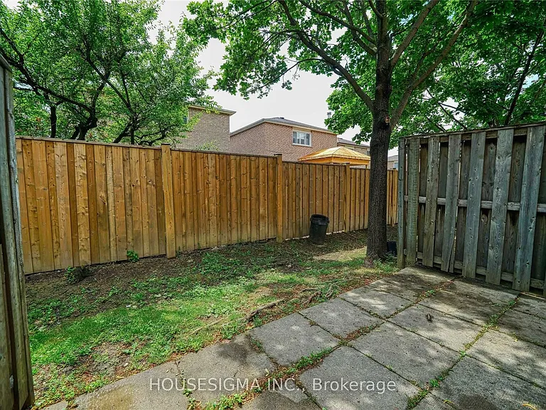 80 Strathaven Dr #21 — Photo 32