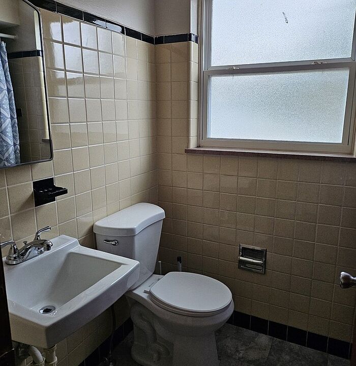2nd image of 15290 Triskett Rd #4