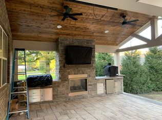 9988 Zig Zag Rd, Cincinnati, OH 45242