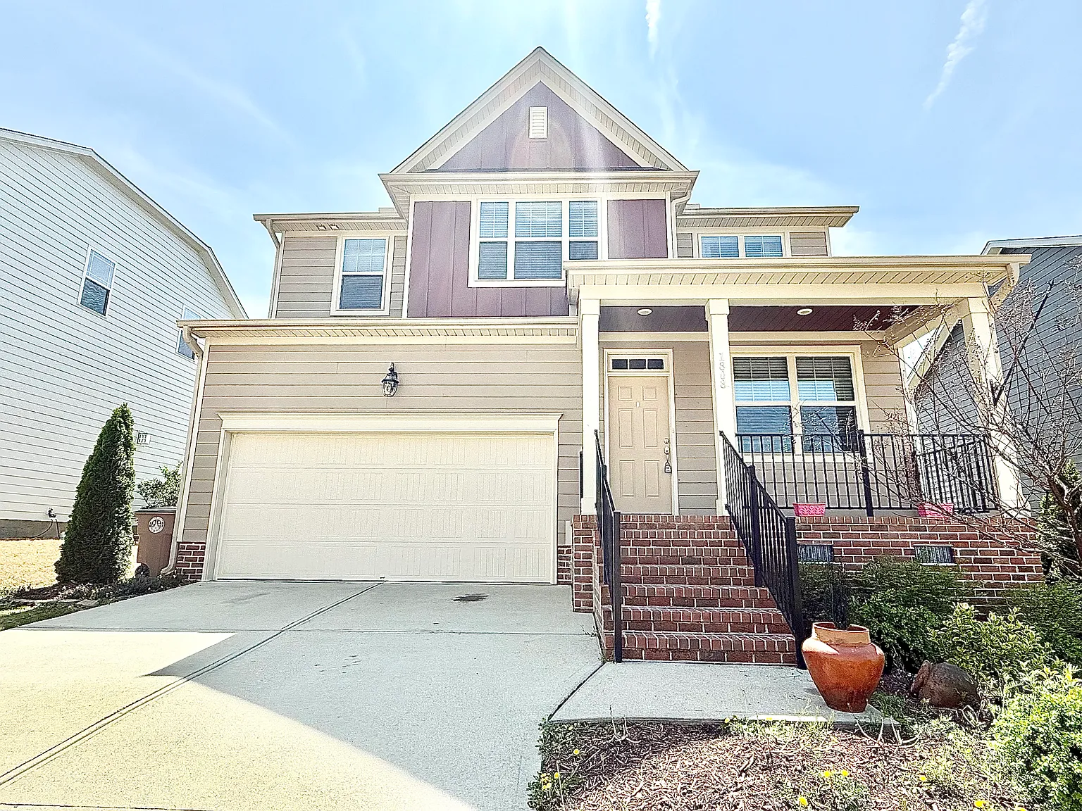 3 bed, 2.5 bath, 2313 sqft, $2,600 — Photo 3