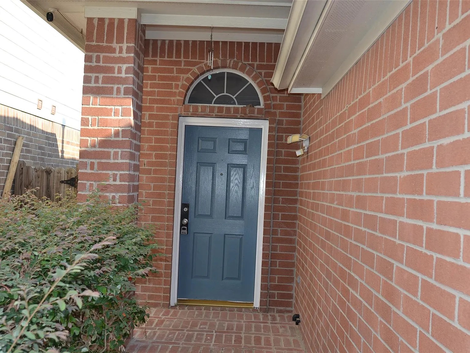 3 bed, 2.0 bath, 1154 sqft, $1,675 — Photo 3