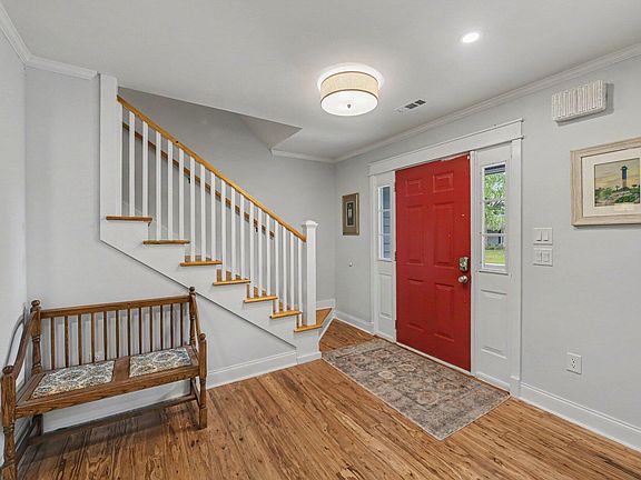 3rd image of 1404 Cimmaron Ln