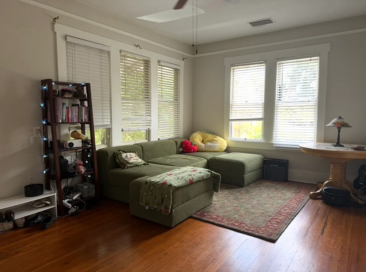 404 E Mohawk Ave — Photo 2