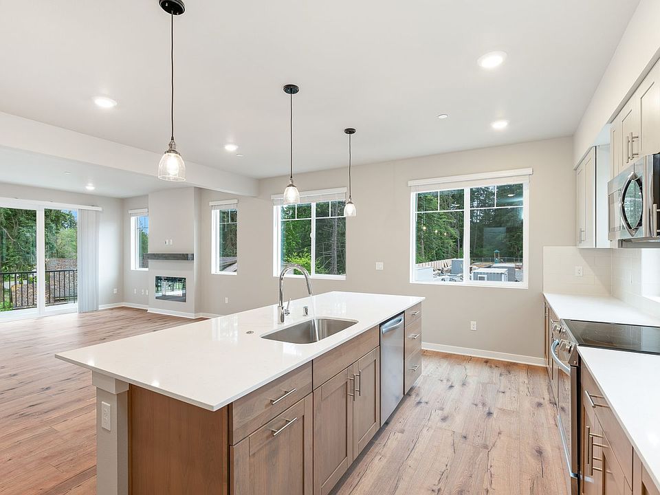 1st image of 13730 Manor Way Unit D7