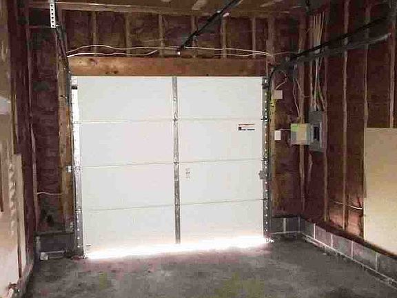 3rd image of 439 Vine Ave