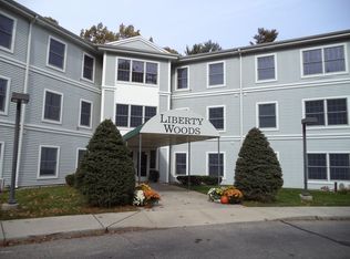 201 Dewitt Ln APT 211, Spring Lake, MI 49456