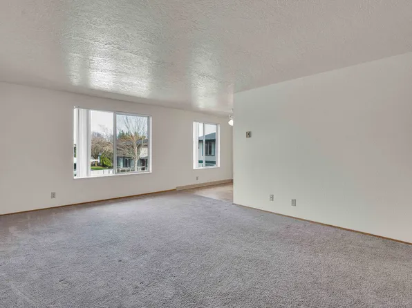 Carlton Square Apartments