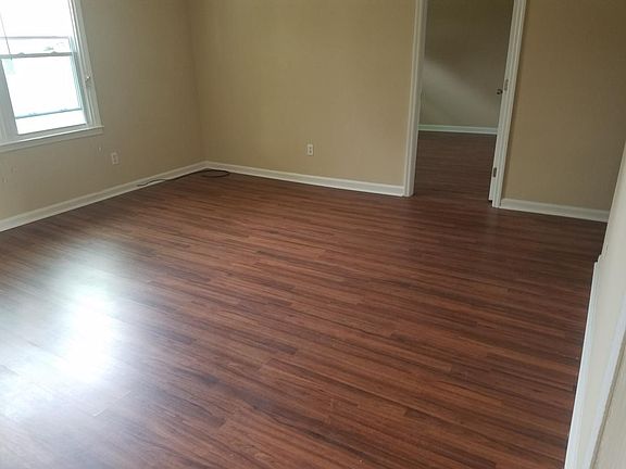 3rd image of 620 N College Dr