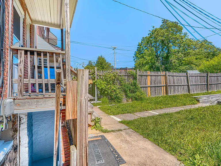 4041 Wilkens Ave #C — Photo 24