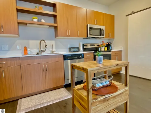 630-408 S Garfield Ave, Traverse City, MI 49696