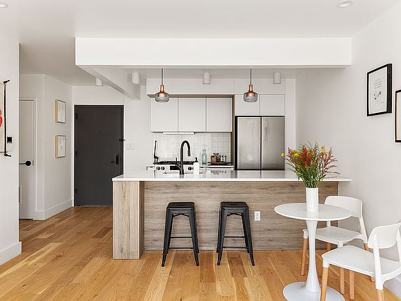 4th image of 1269 De Kalb Ave #3A