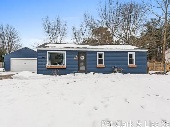 1758 Main St, Holland, MI 49424