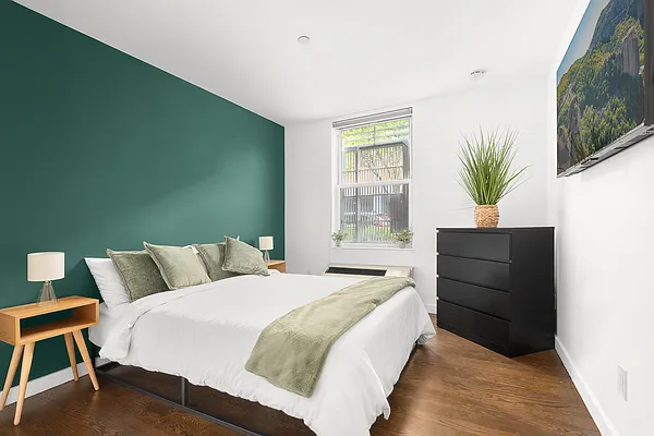 Rented by Compass | media 12