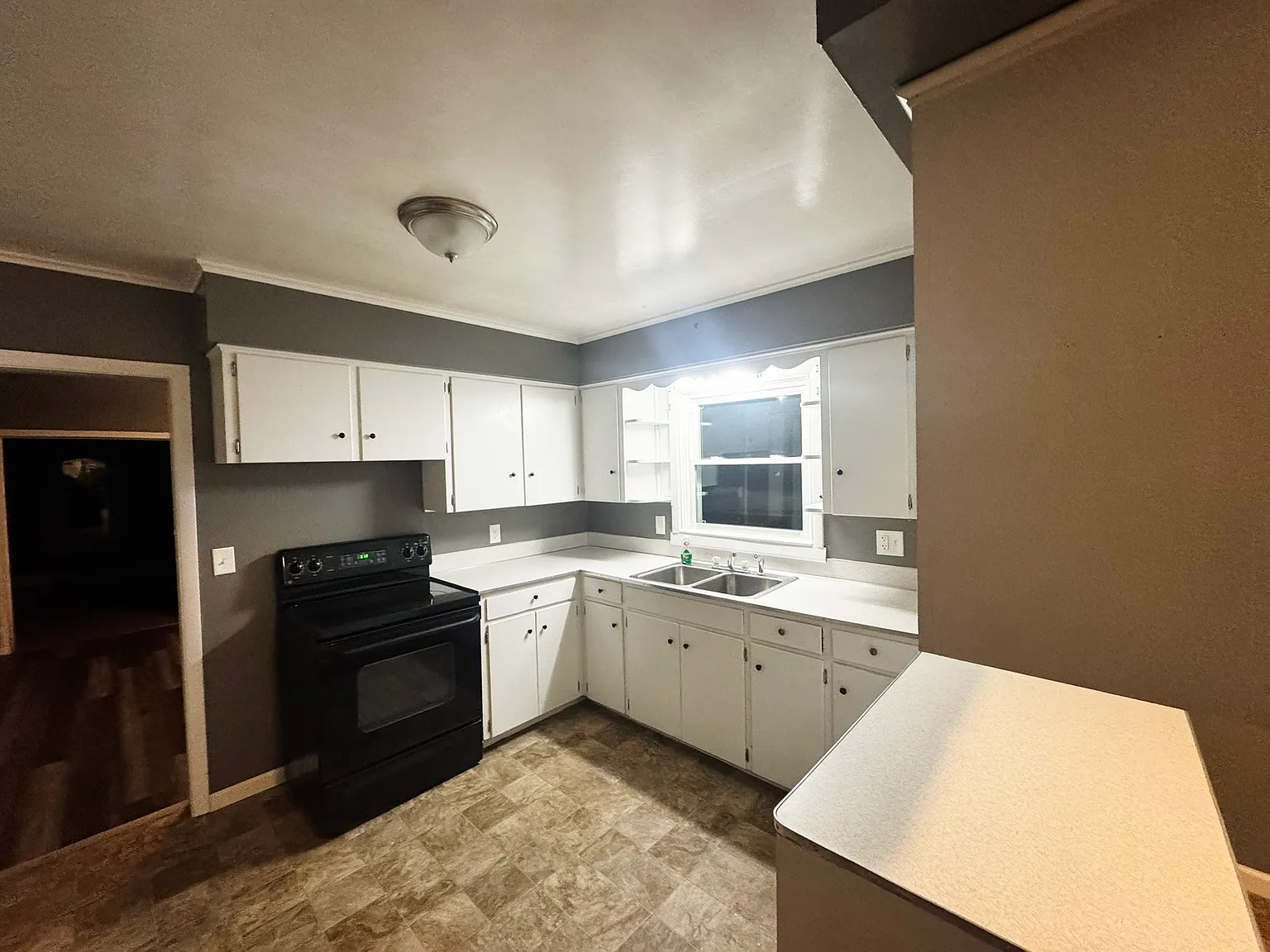 3 bed, 1254 sqft, $950 — Photo 3