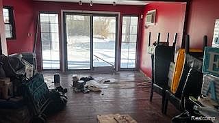 3rd image of 16712 Glastonbury Rd