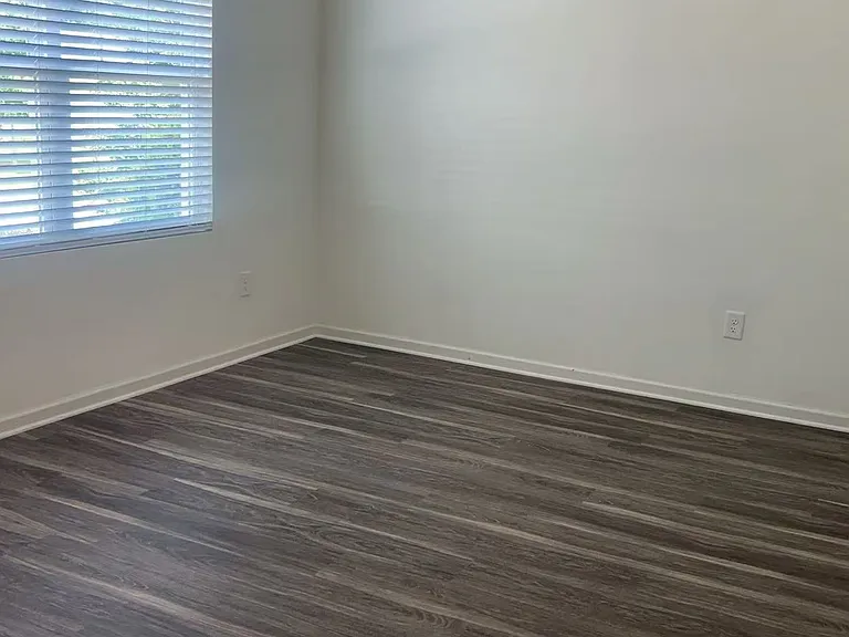 4685 Bluffton Ct — Photo 5