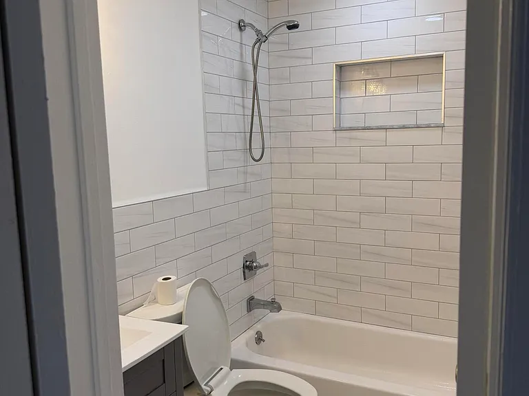 3733 Richmond Ave #2R — Photo 10