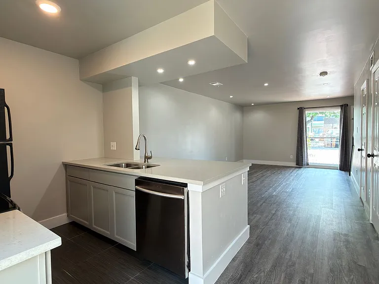 12184 E Kepner Pl — Photo 8