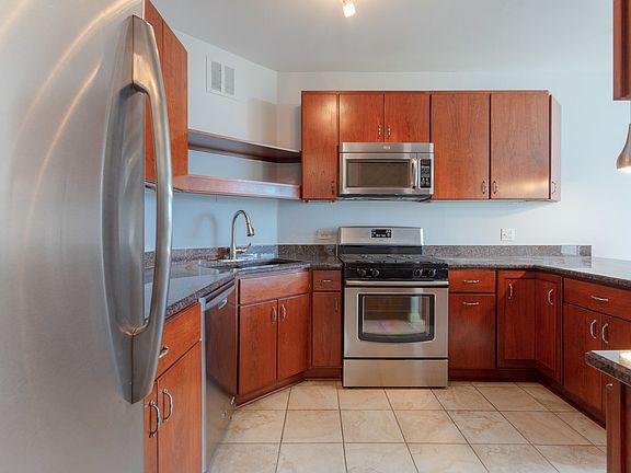 2nd image of 3200 N Lake Shore Dr APT 404