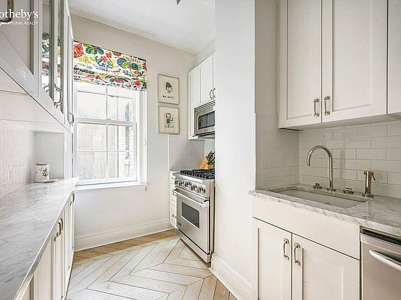 5th image of 35 W 9th St APT 3D