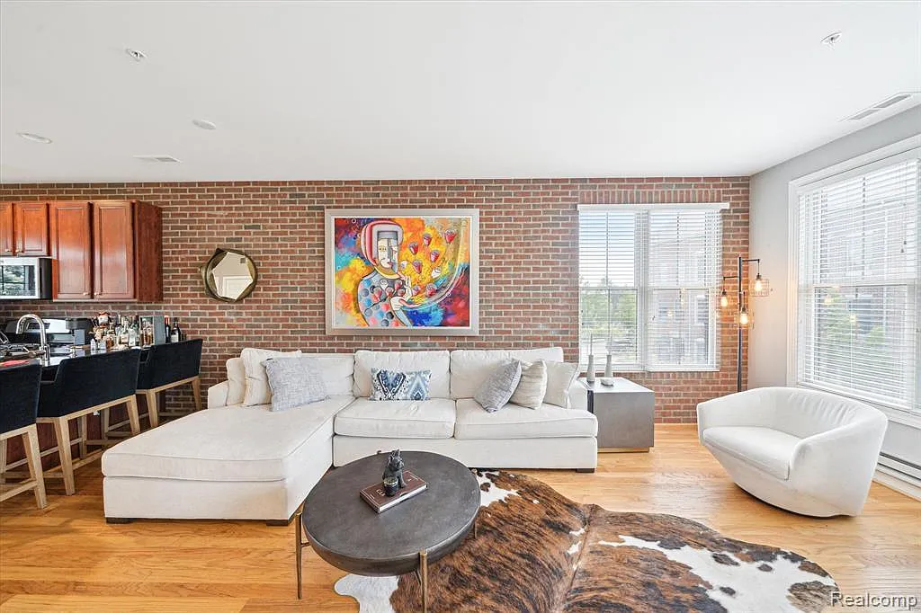 2 bed, 2.5 bath, 1670 sqft, $4,600 — Photo 4